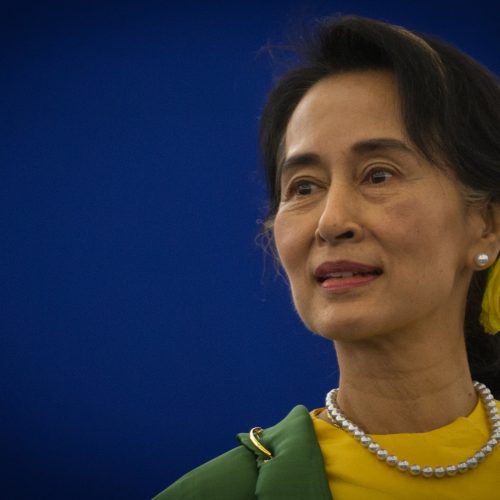 Comment Aung San Suu Kyi est devenue un symbole de courage et de résistance en Birmanie