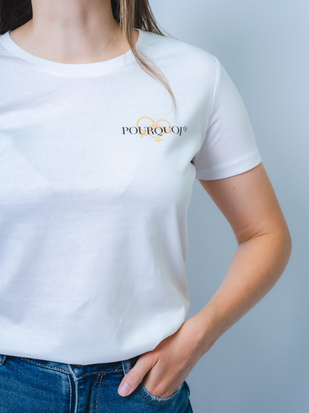T-shirt col rond <br>"Pourquoi♀️? Parce que c’est mon symbole et j’en suis fière"