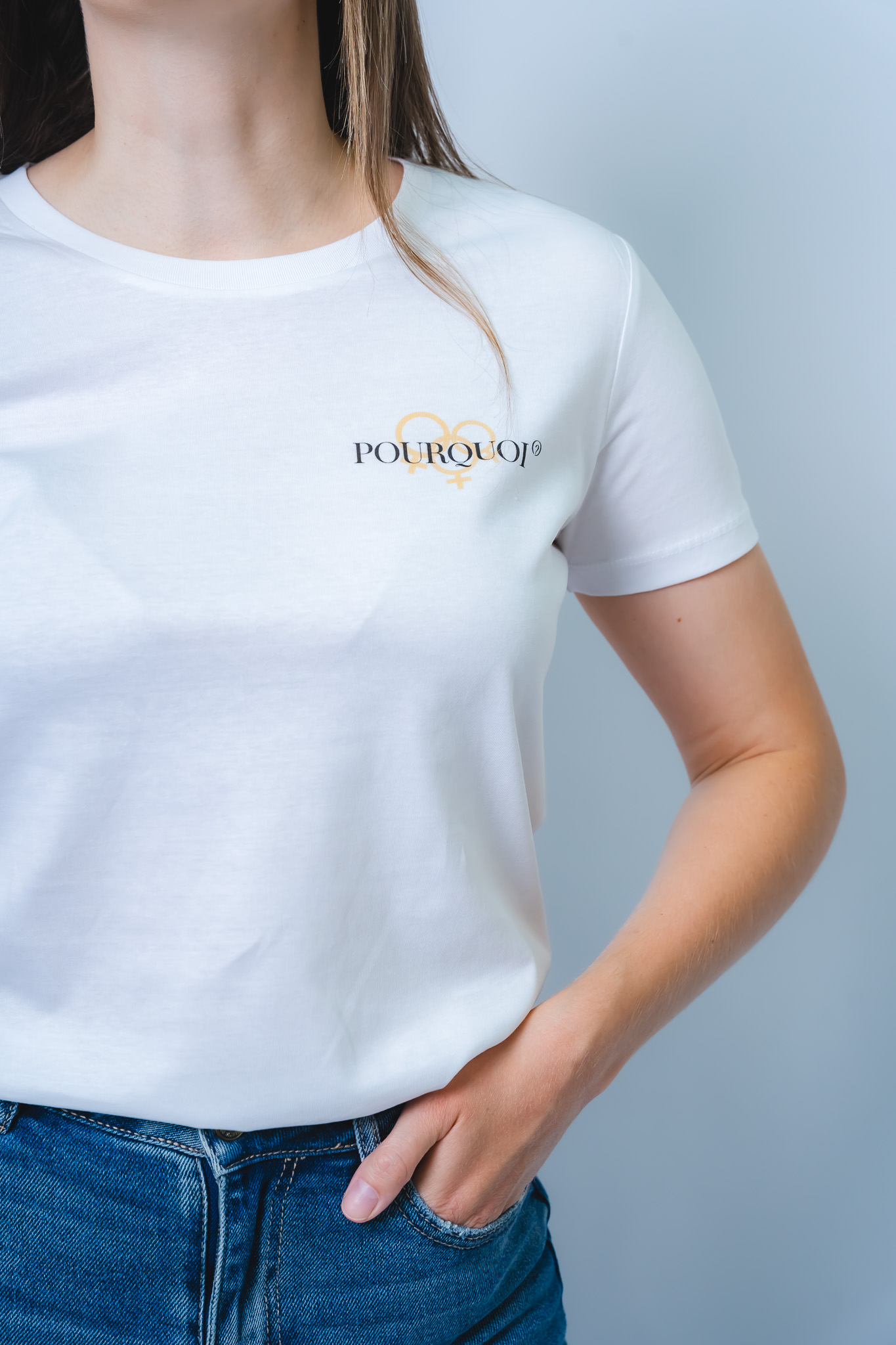 T-shirt col rond <br>"Pourquoi♀️? Parce que c’est mon symbole et j’en suis fière"