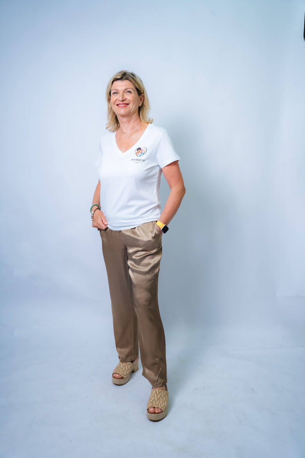 T-shirt col V <br>"Pourquoi j’agis ? Parce que je veux donner du sens à ma vie" – Image 2