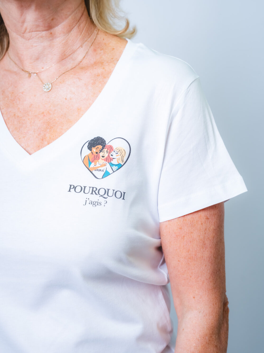 T-shirt col V <br>"Pourquoi j’agis ? Parce que je veux donner du sens à ma vie"